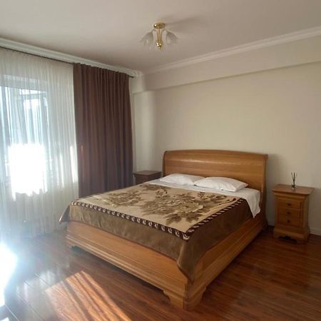 Appartement Avec 2 Chambres En Centre Ville Chişinău Eksteriør billede